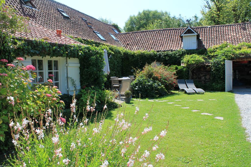 Roulottes Du Rouard Bed & Breakfast Камие Стая снимка
